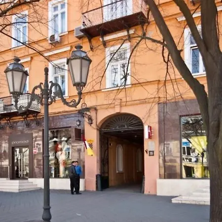 Goodrest On Deribasovskaya Apartment Odesa Exterior photo